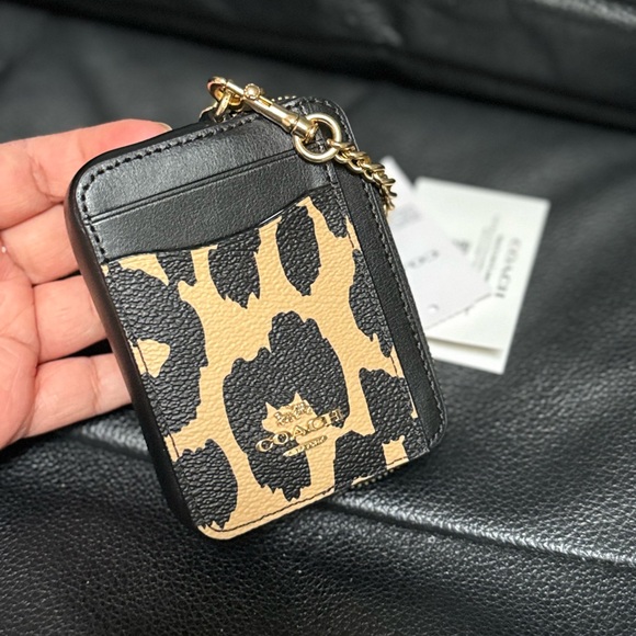 Coach Zip Card Case in Leopard Printed coated canvas/smooth leather CW884 NWT - Picture 2 of 8